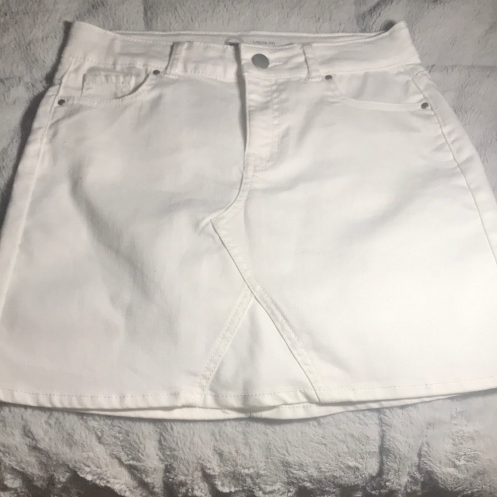 💜 Three for 20 💜 Wonder Nations white jean skirt. No shorts underneath